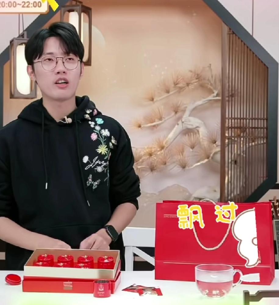 “舞王”、“舞后”再次隔空互动！没想到鹏鹏和安安的舞蹈后劲如此之大，大家还在要