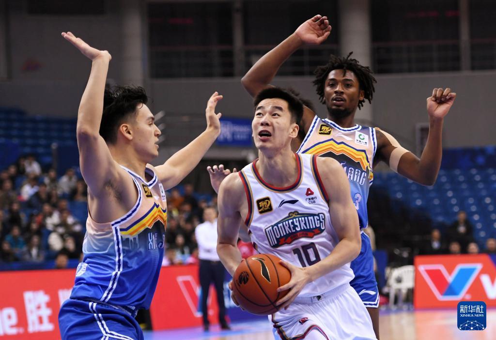 郭昊文：南京同曦的进攻尖刀，天赋兑现的争议样本2025-2026赛季，郭昊