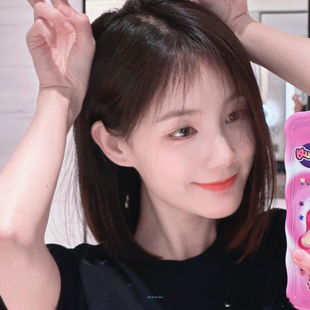 #李一桐##李一桐新剧在棺材上做卷腹##申请建设李一桐蛇塑#​
