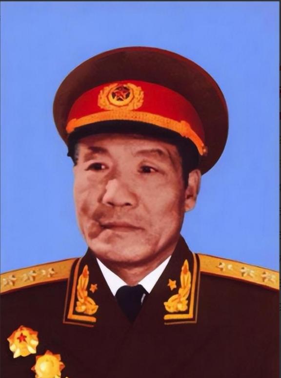 1955年授衔前，妻子问李达评什么衔，他说，“可能中将，也可能少将，我贡献太少。