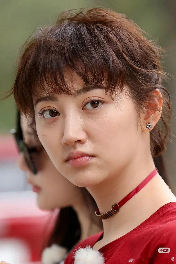 景甜长成这样，有我好看吗？​