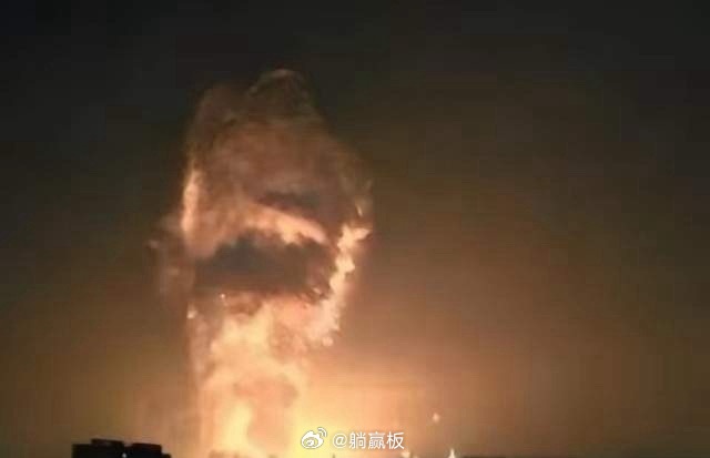 俄罗斯上万枚导弹，全打歪了！很多人以为，乌克兰的兵工厂早就被炸没了。错了！真相是