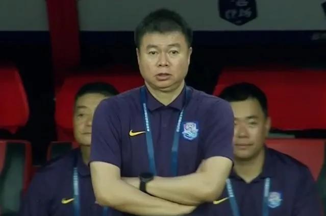 津门虎本轮迎战蓉城！海港球迷相信于根伟能够在主场拿下蓉城！因为海港目前和蓉城同积