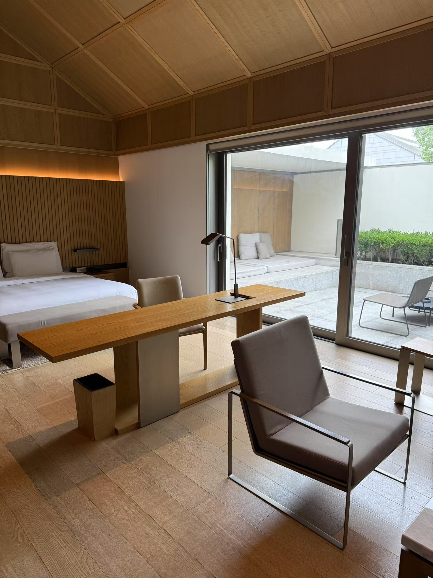 强烈建议取消房产税，税收占比微小，但是损害了消费复苏！房地产是几百万亿的市场，相