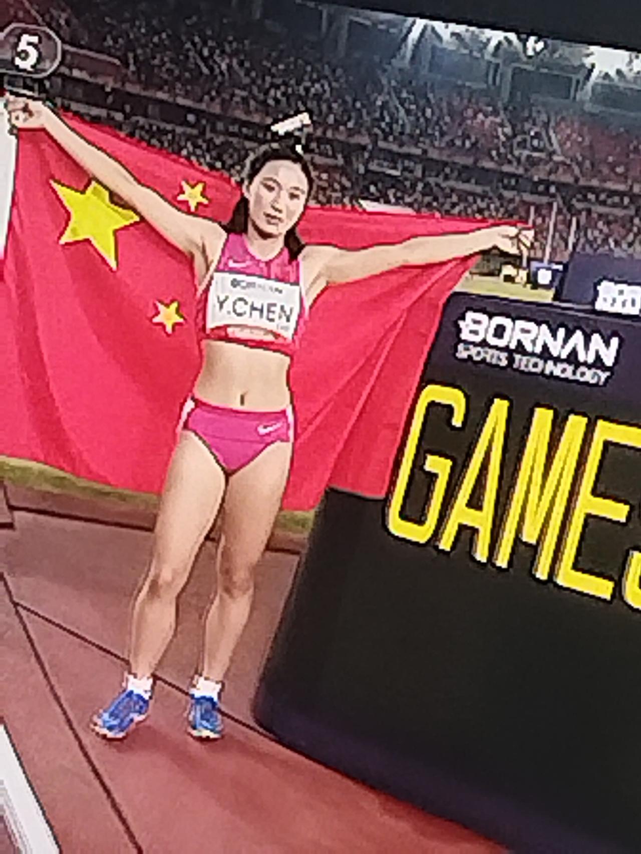祝贺中国小将陈妤颉亚运会女子百米勇夺金牌。这一枪陈妤颉跑的太完美了，以绝对的优