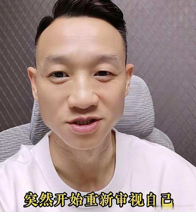 杨威最近说他去香港的健身房，发现一个细节：每个人练完，都会拿湿巾把自己用过的器械