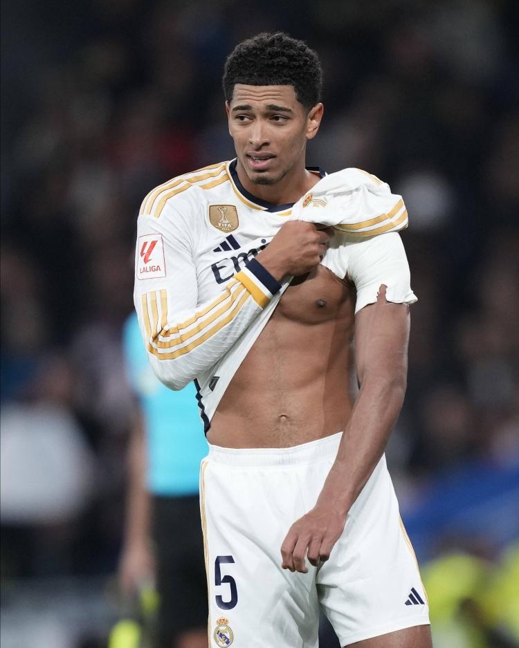 张璐老师还是懂球，一眼看出皇马的问题是中场！?技术粗糙，说白了贝林厄姆他是工兵