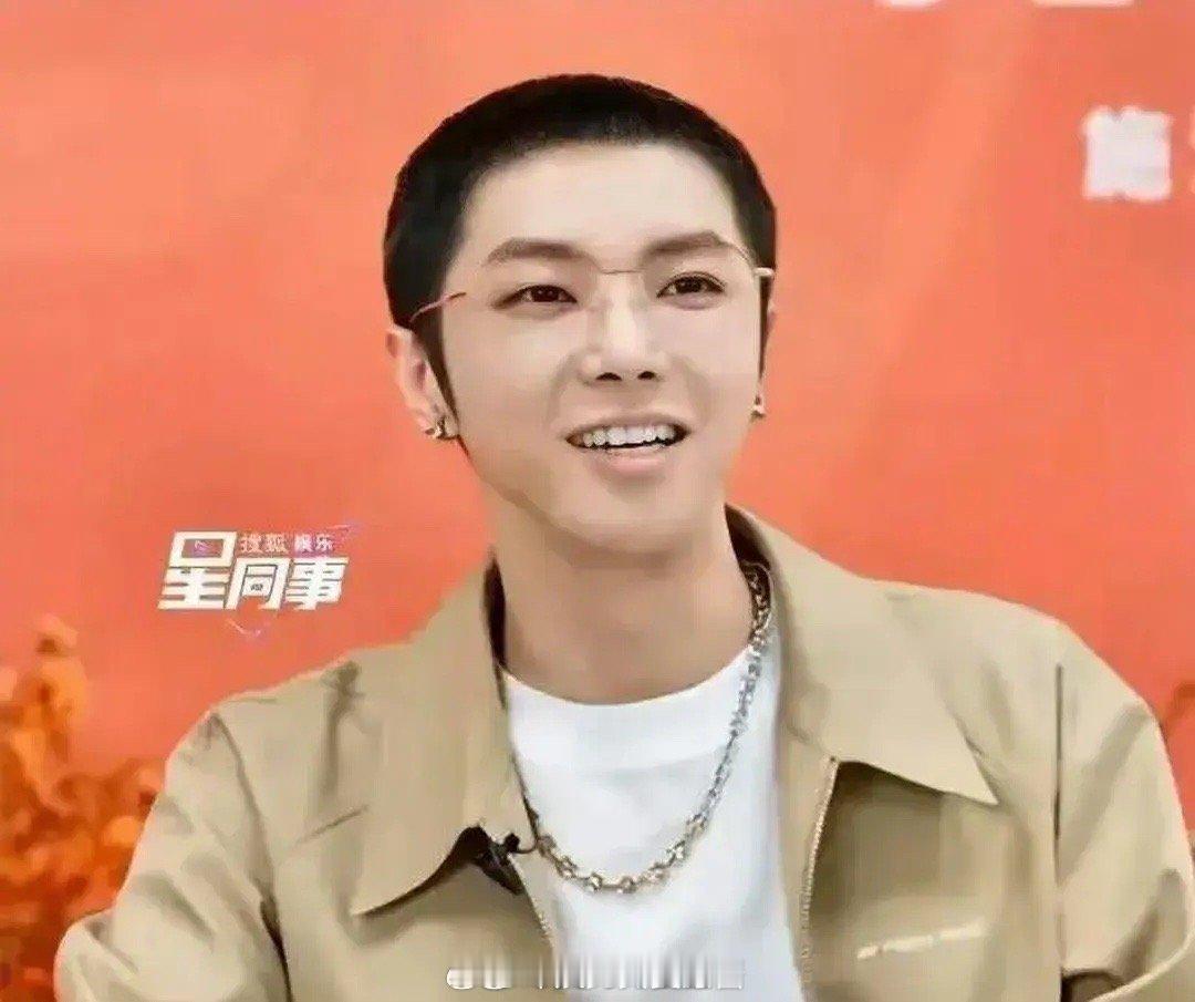 怪不得华晨宇爱留长发，他寸头这样​​​