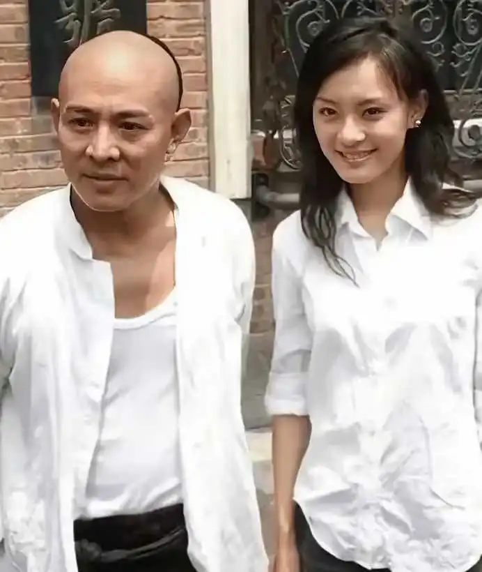 前辈，现在方便吗？我想和您合个影。
