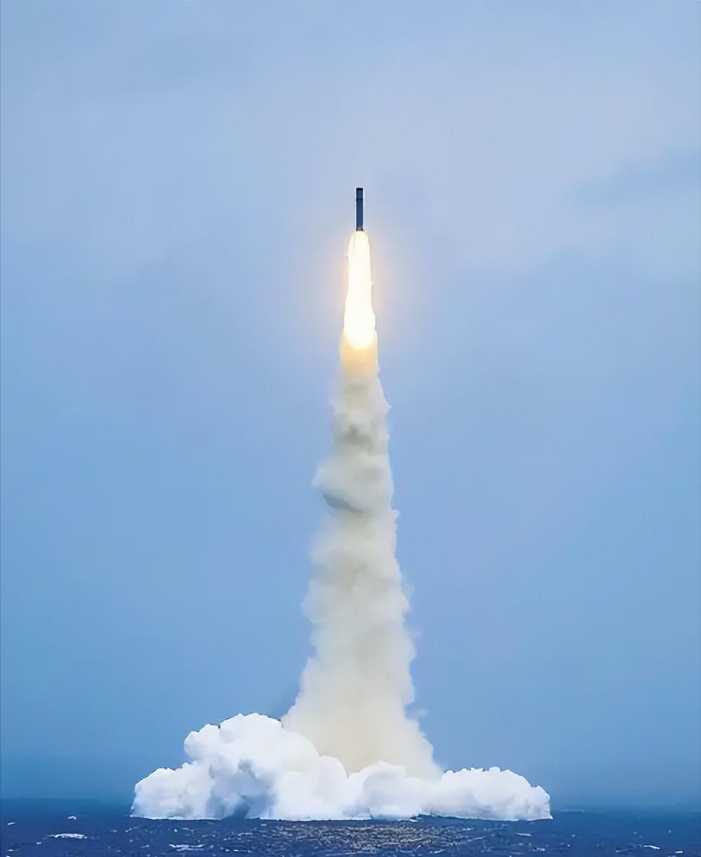 巨浪导弹掠过日本，日方提前1.5小时接到通知，并提了1个过份要求。 7月6号