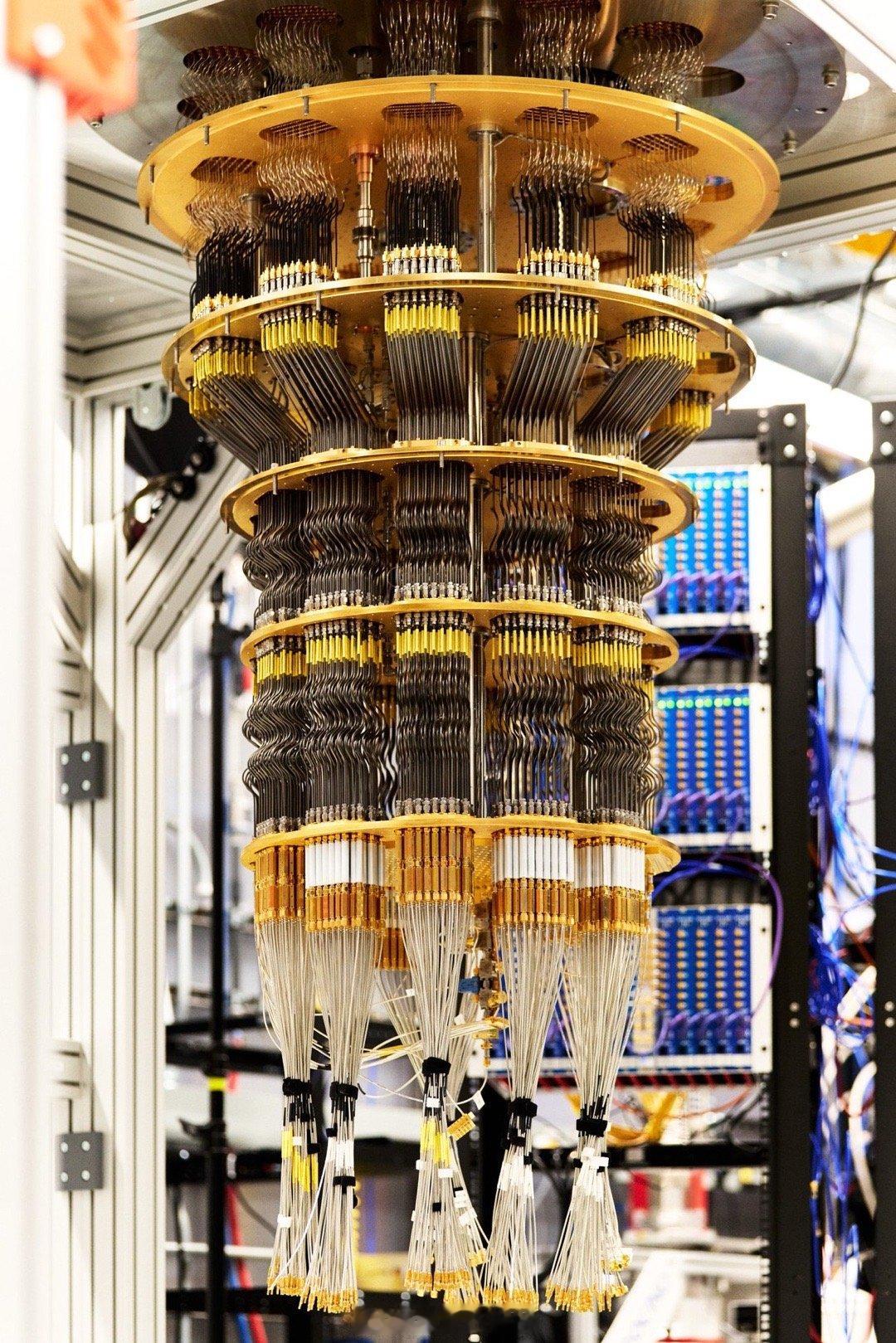 谷歌CEO皮查伊宣布量子计算实现重大突破：今天在Nature上发表了新的量子算