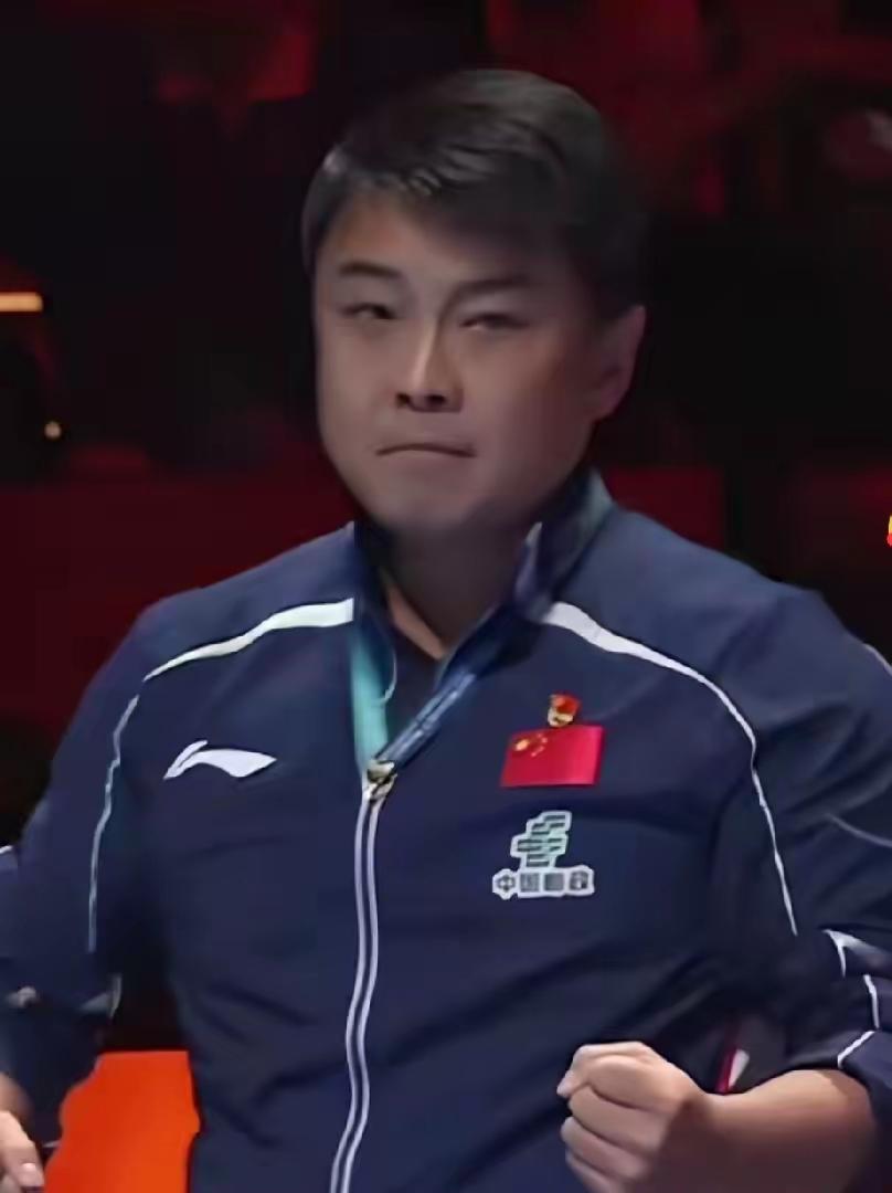 真的越看越心疼王楚钦！如今国乒男团处境艰难，全靠他这位左手王牌默默硬撑。单