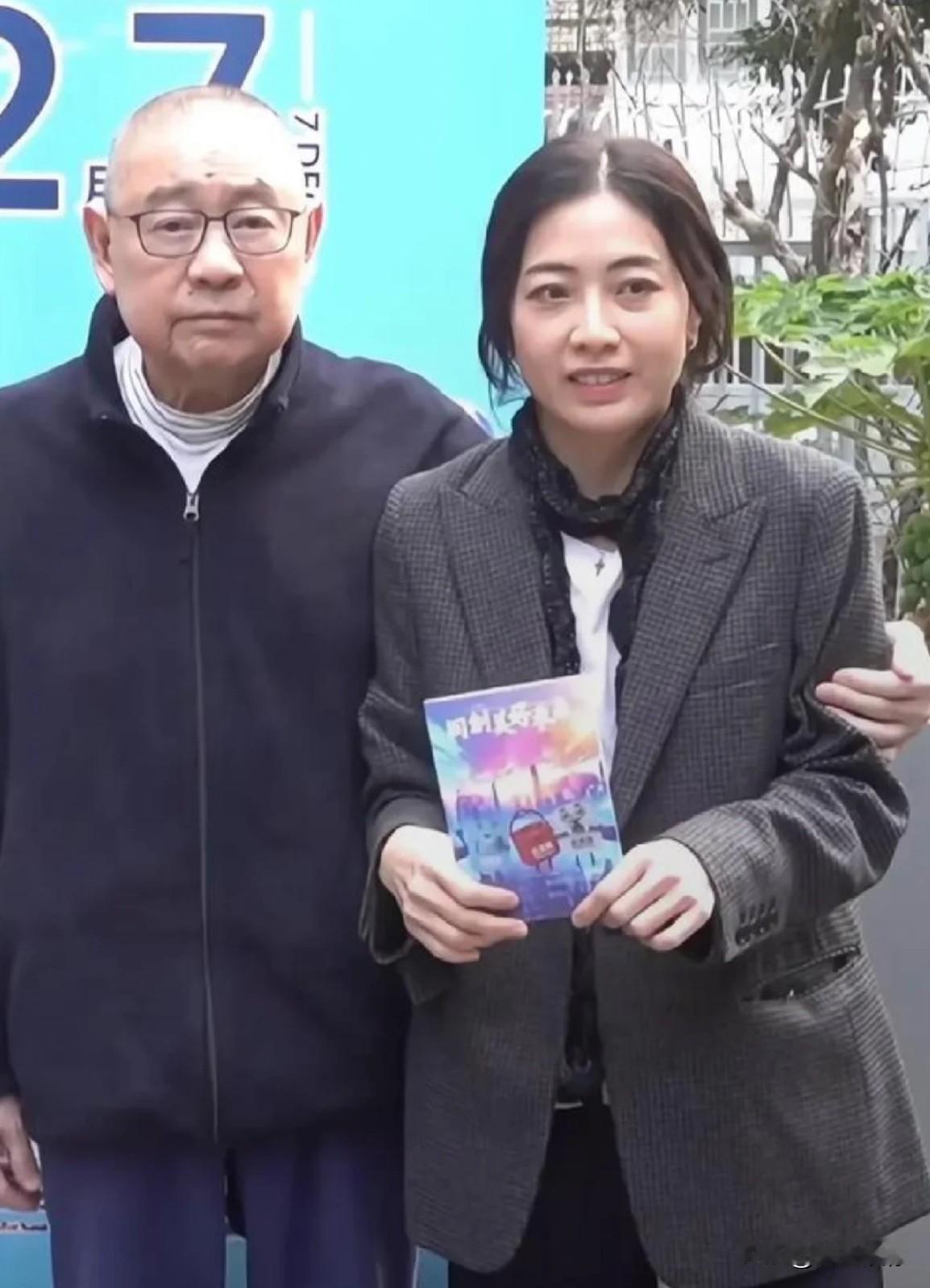 大刘的锋芒和气场被一场大病消磨殆尽了，现在和甘比站一起活像一个常年患病怕被女儿嫌