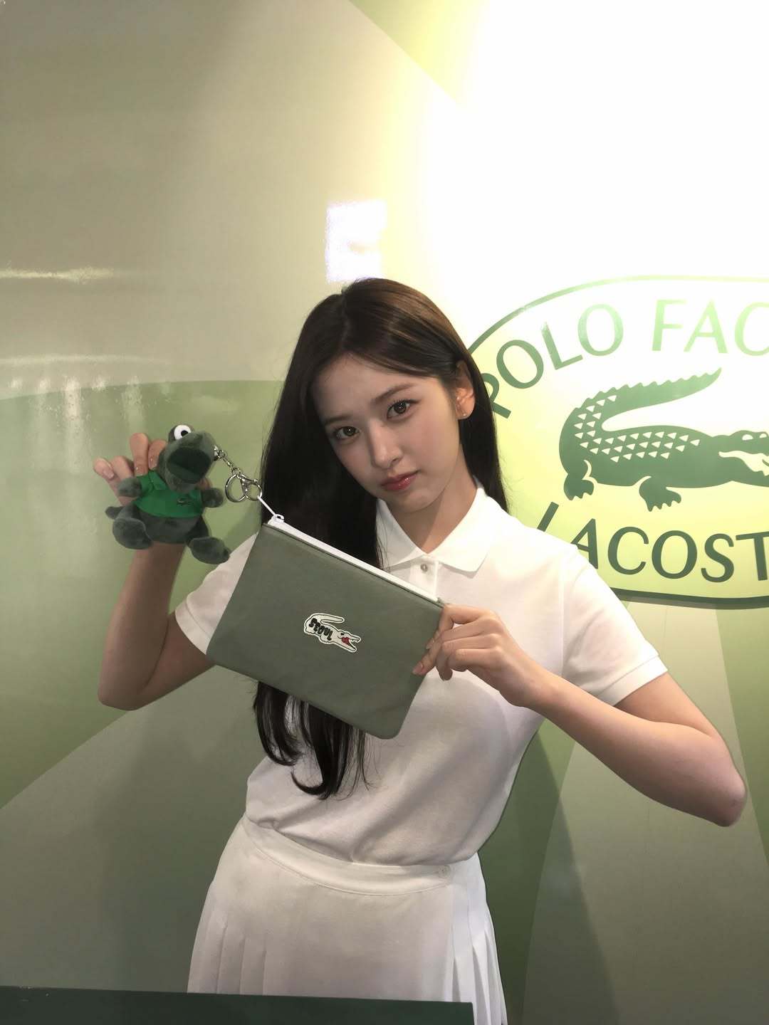 260522_yujin_an宥真尼更新像五月阳光般的Lacoste💚L