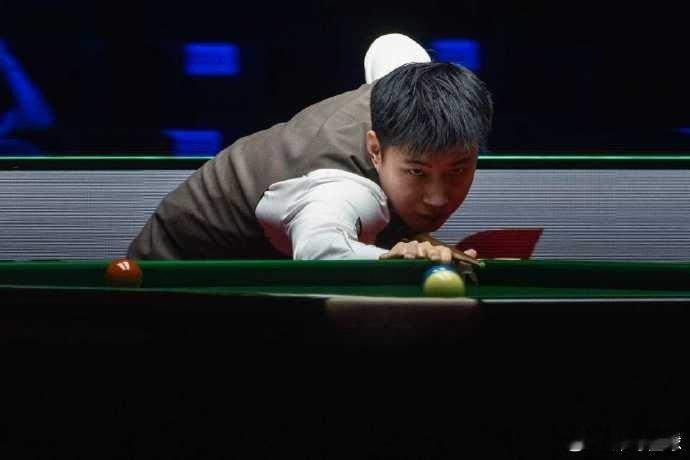 赵心童斯诺克球员锦标赛斯诺克球员锦标赛：赵心童大逆转斯莱塞，成为8强中国独苗。