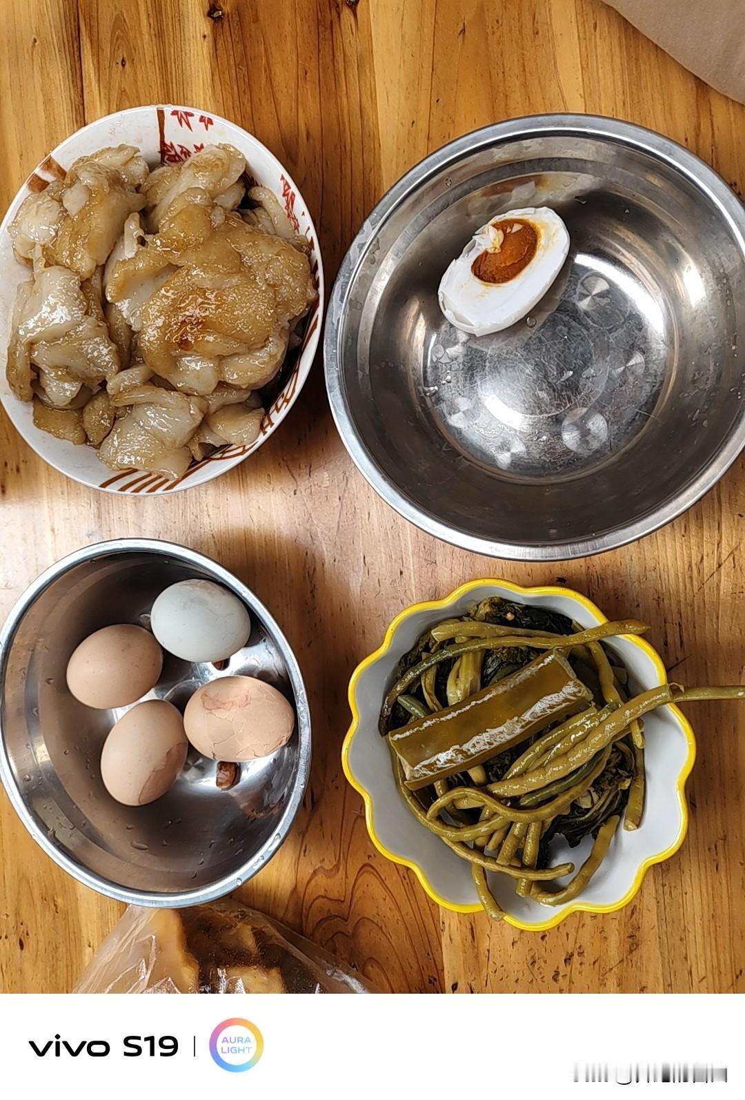 老妈早晨等我吃早饭，最爱自己的还是父母