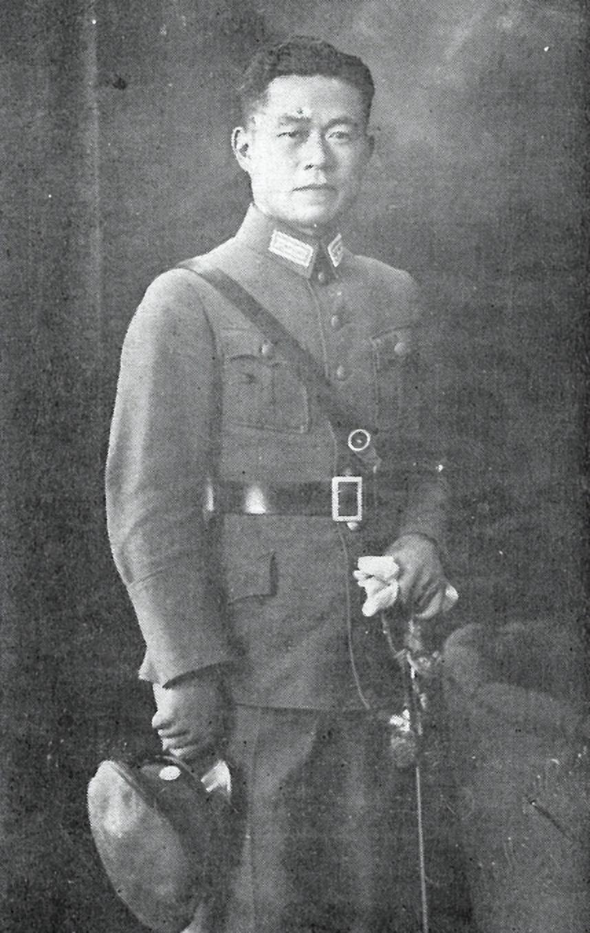 1948年12月，感觉大势已去的国民党兵团司令邱清泉白天喝醉了蒙头大睡，晚上坐上