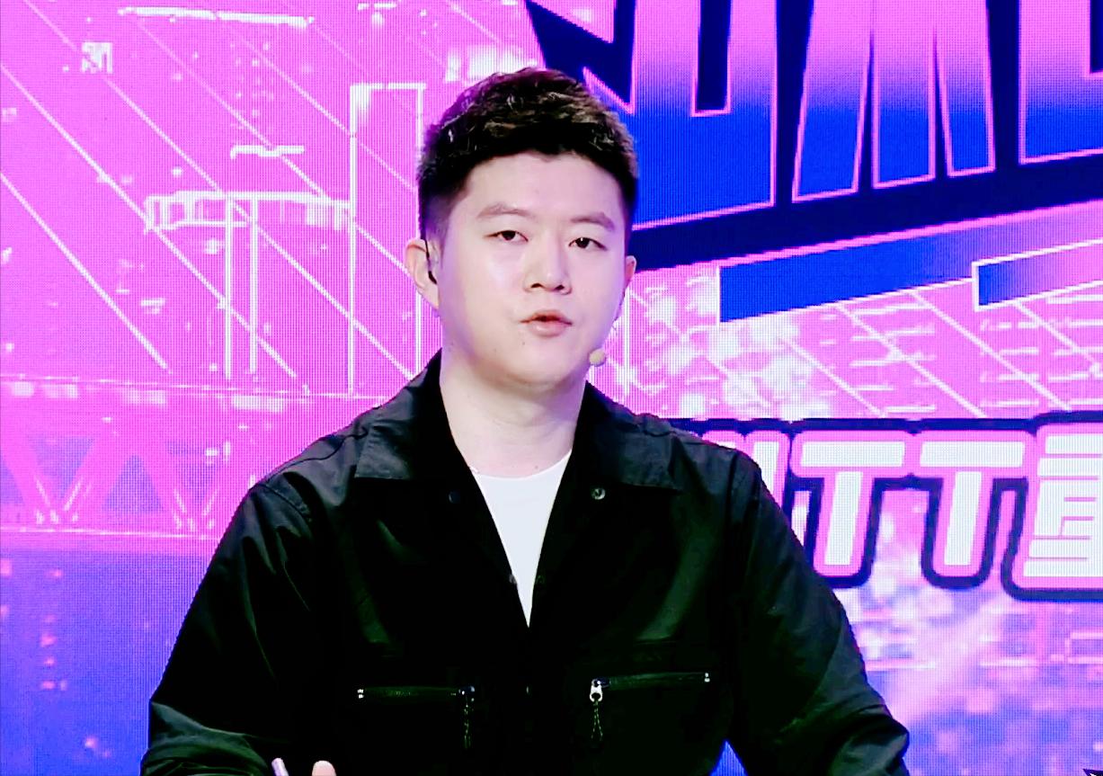 周冠达说：现在看林昀儒有种书生练武的感觉。以前林昀儒主要靠反手的拧拉得分，