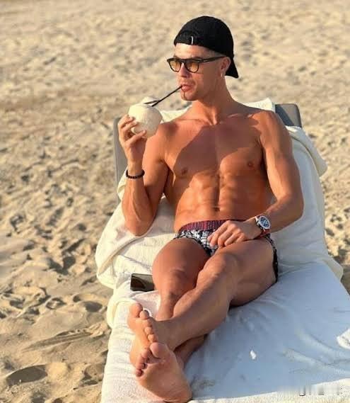 🏴󠁧󠁢󠁥󠁮󠁧󠁿🗣️弗兰克·兰帕德谈及偶遇C罗趣事：