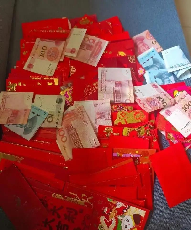 一个IT男娶了媳妇，今年第一次陪她回老家过年，结果除夕前夜对着Excel傻眼：8