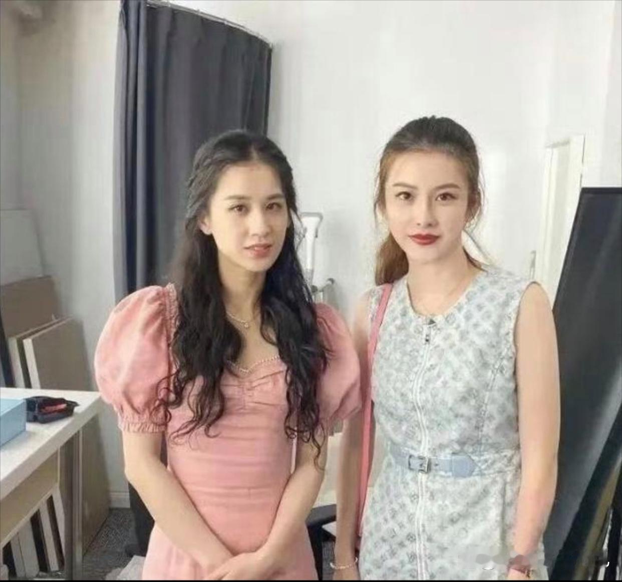 原来黄圣依真人长这样！没有滤镜加成，颜值依然能打，清秀温婉，岁月静好的模样。和身
