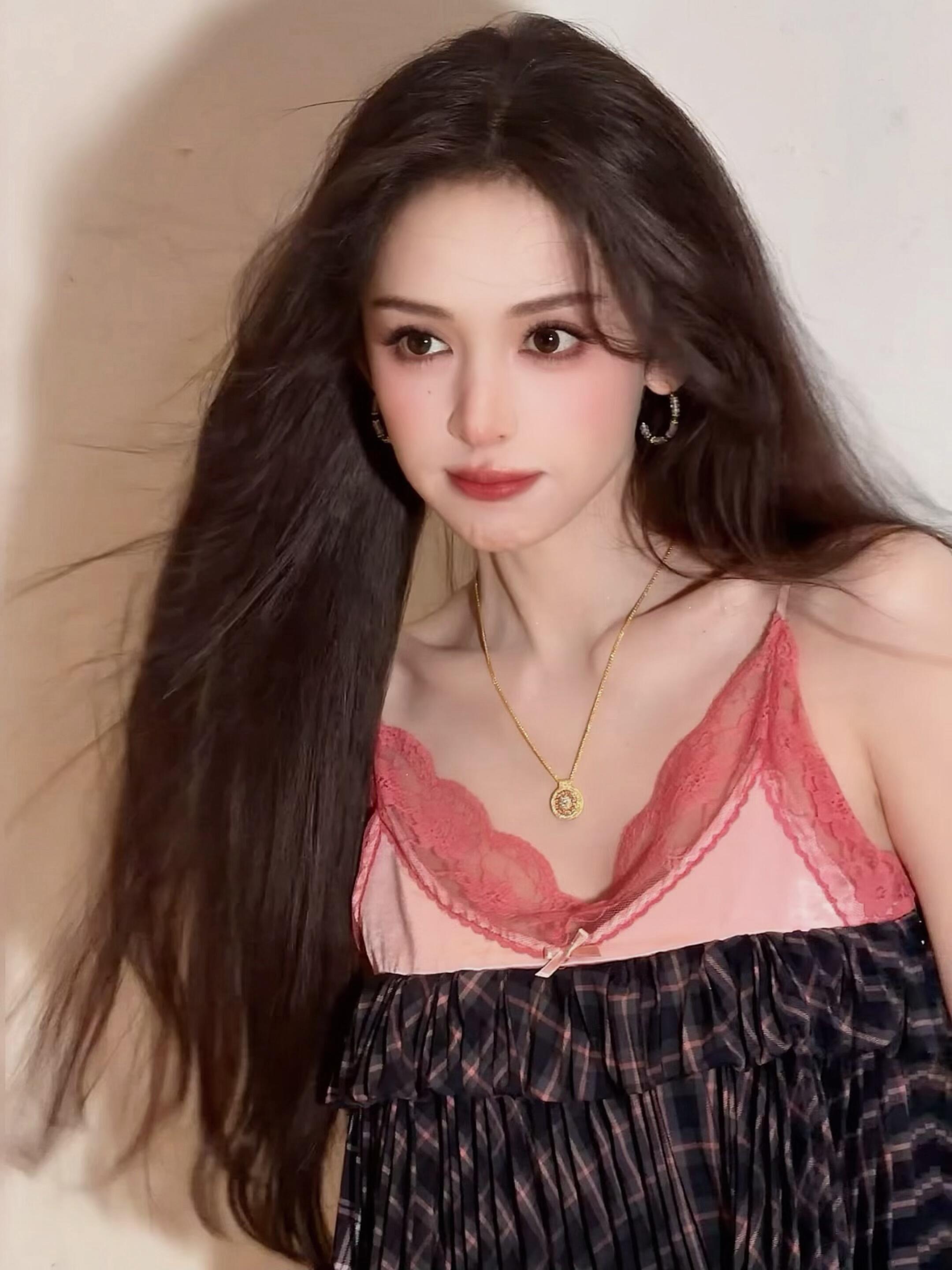 娜扎自拍简直美颜暴击啊！