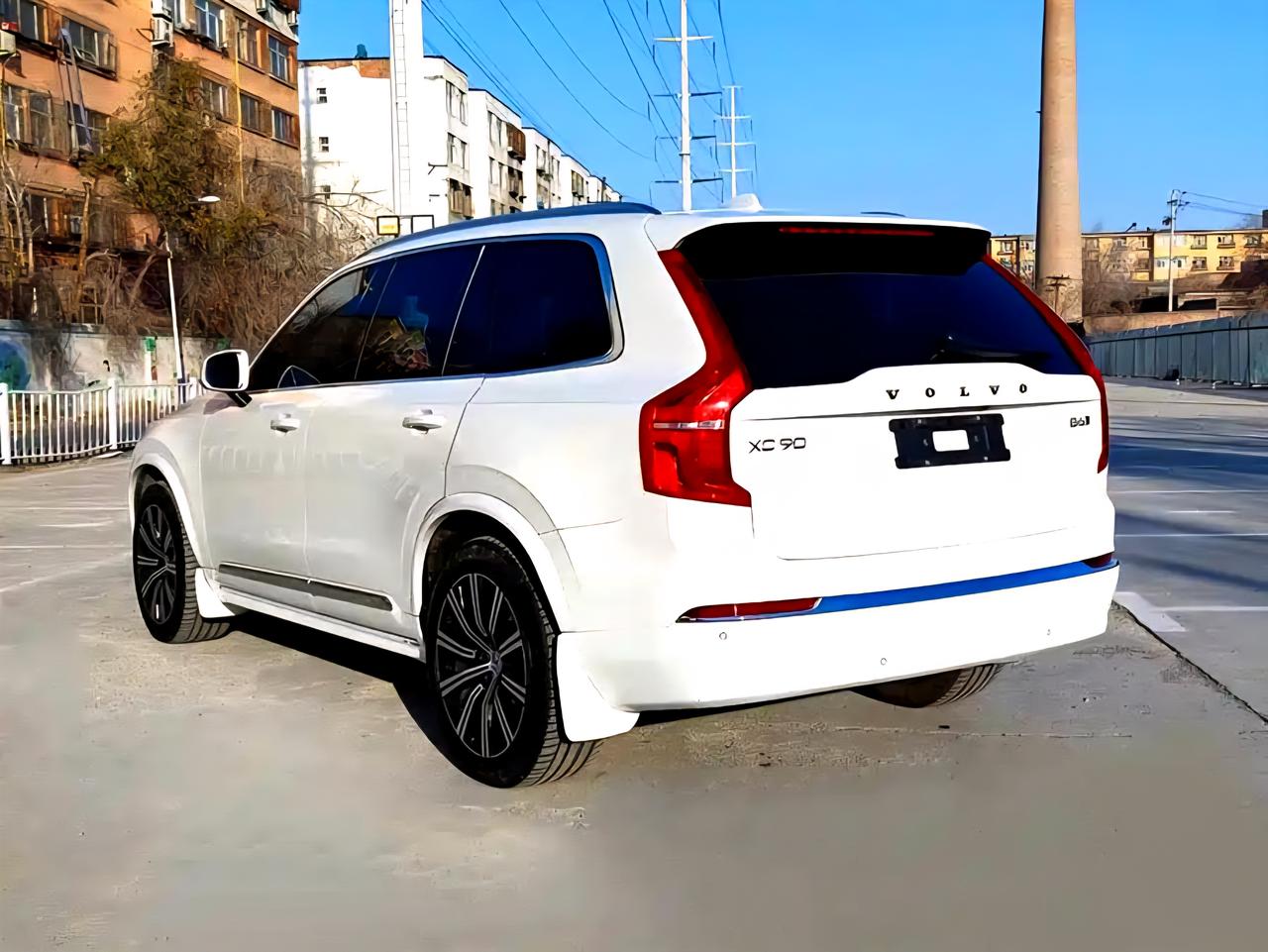 这是一台沃尔沃xc90的试驾车。而且是混动的b6版本。48伏！为什么广东的新能源