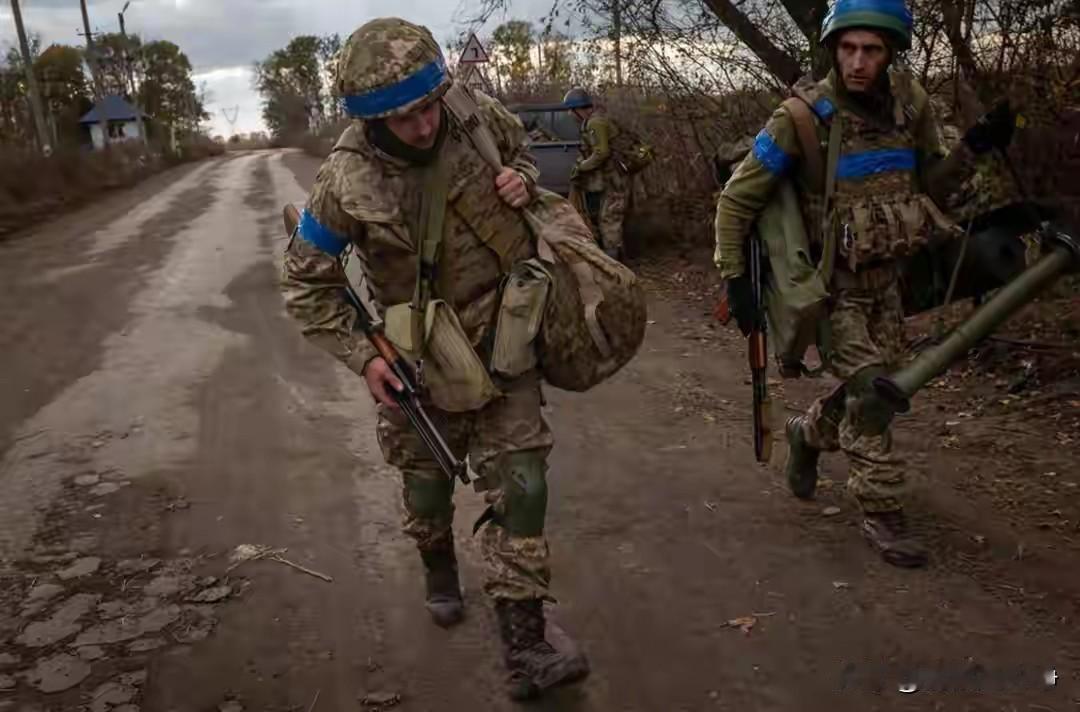 乌克兰人到底是怎么走到今天这一步的？跟他们对北约和欧盟有一种莫名其妙期待的心理有