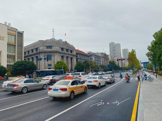 武汉“三镇”中的汉口，是游客来汉必打卡地，而汉口江滩作为国家4A级景区，更是汉口