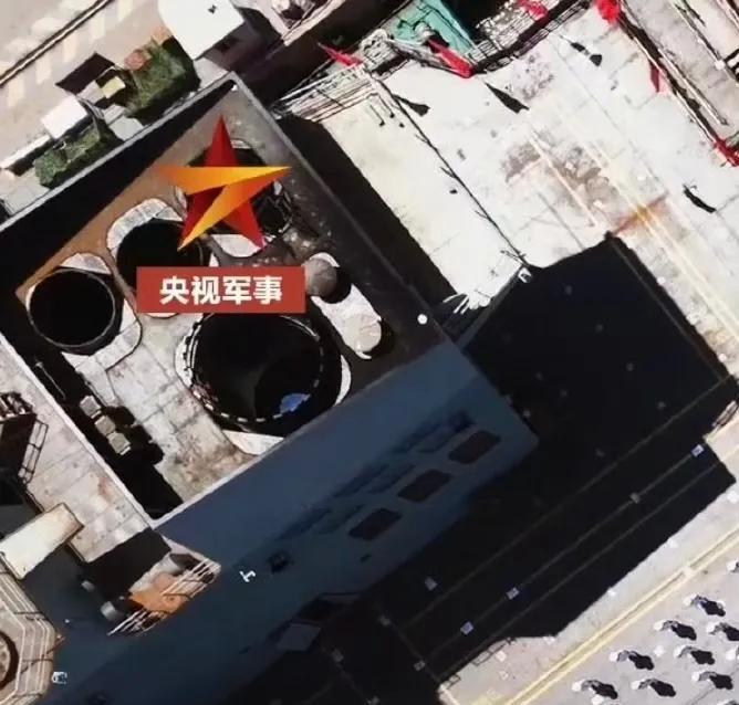 为什么076要双舰岛，最主要是与其动力系统有关。从已公开的烟囱来看，双燃六柴主机