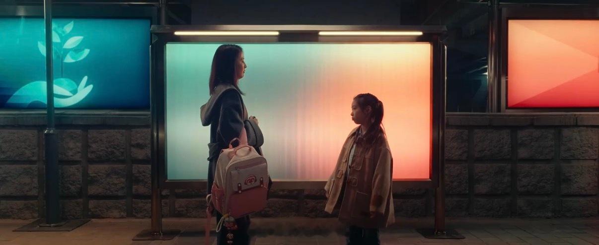 佟丽娅和小酒窝又合作了，这次居然是母女档！迷糊妈妈和操心女儿的组合超级有爱～小酒