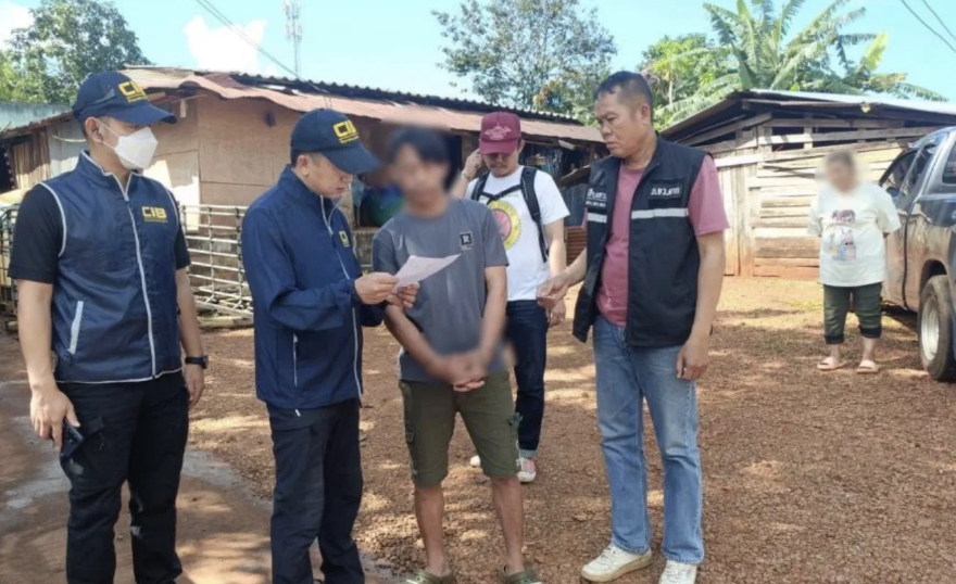 3名中国人赴泰求职，被胶带蒙眼、双手戴铐塞进皮卡——为什么他们连“骗”那一步都没遇上？这三个人去泰国