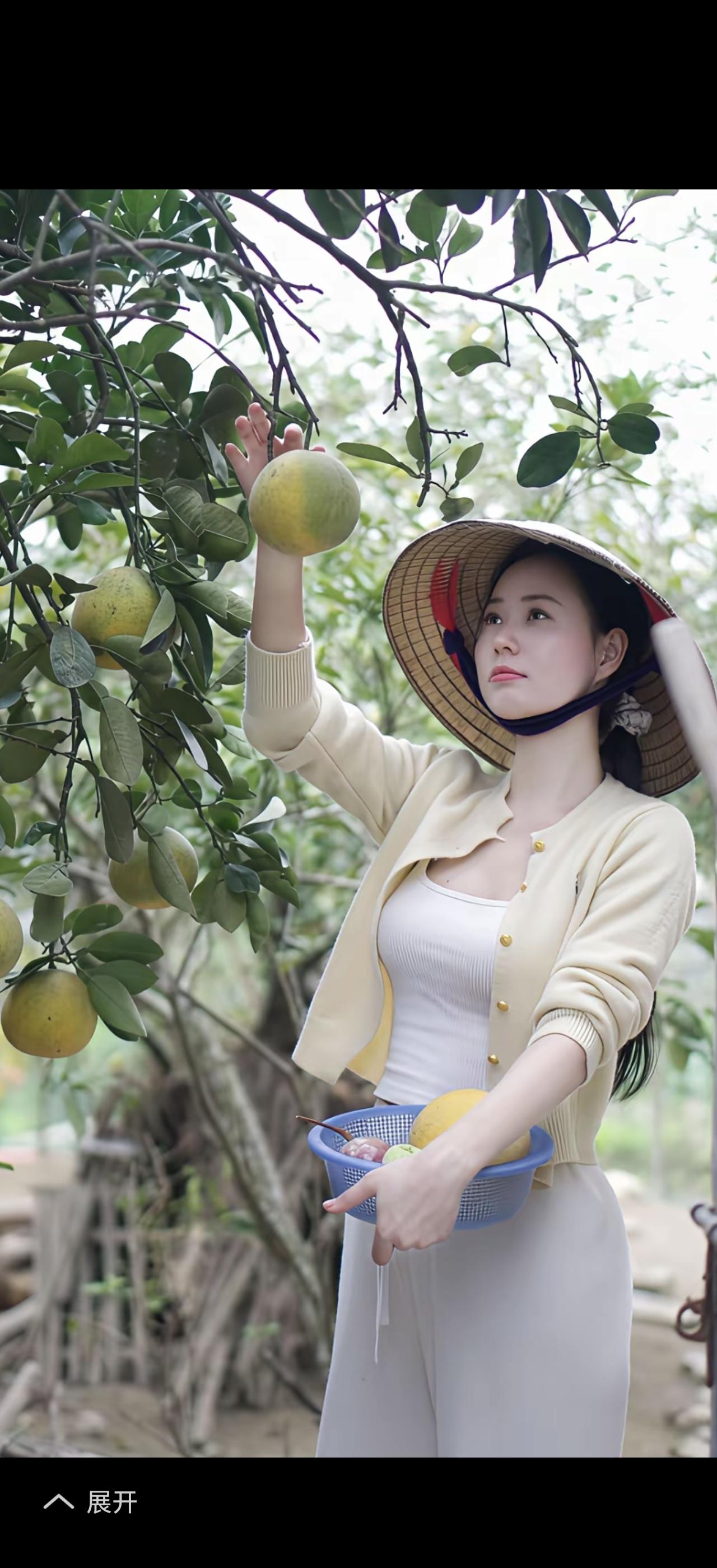 摘下自然的馈赠，感受田园的美好。🍇🍇🍇