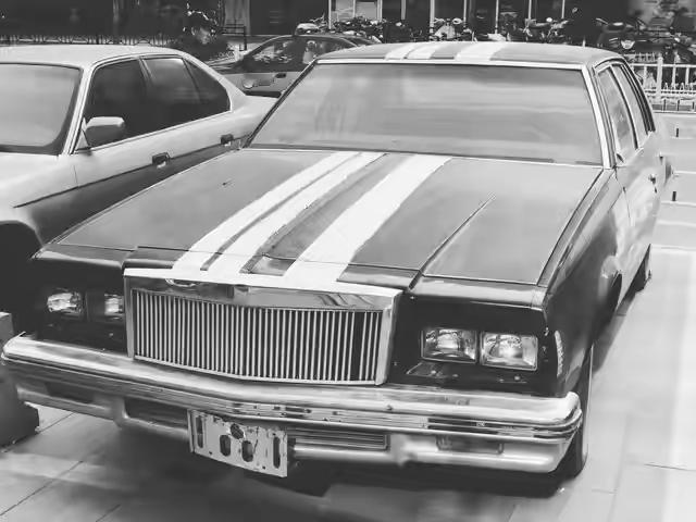 “8000块贱卖，今年能变20000！我朋友听完把筷子摔了。”真事。我一