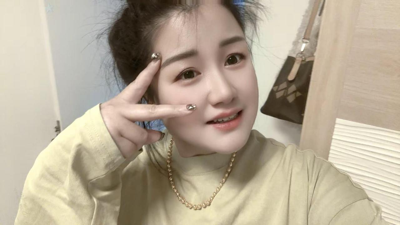 今天也有一个之前恨我入骨的女人发了一个视频，他选择离婚，但是二婚并没有给他带来快