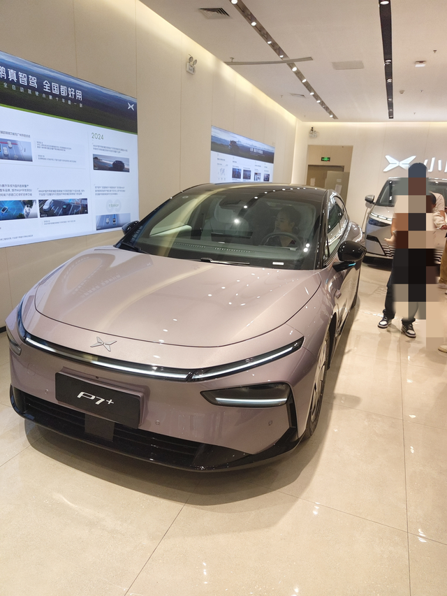 置换车被小鹏严重压价！今天开旧车去小鹏店里评估置换，本来外面二手车商评估2.5