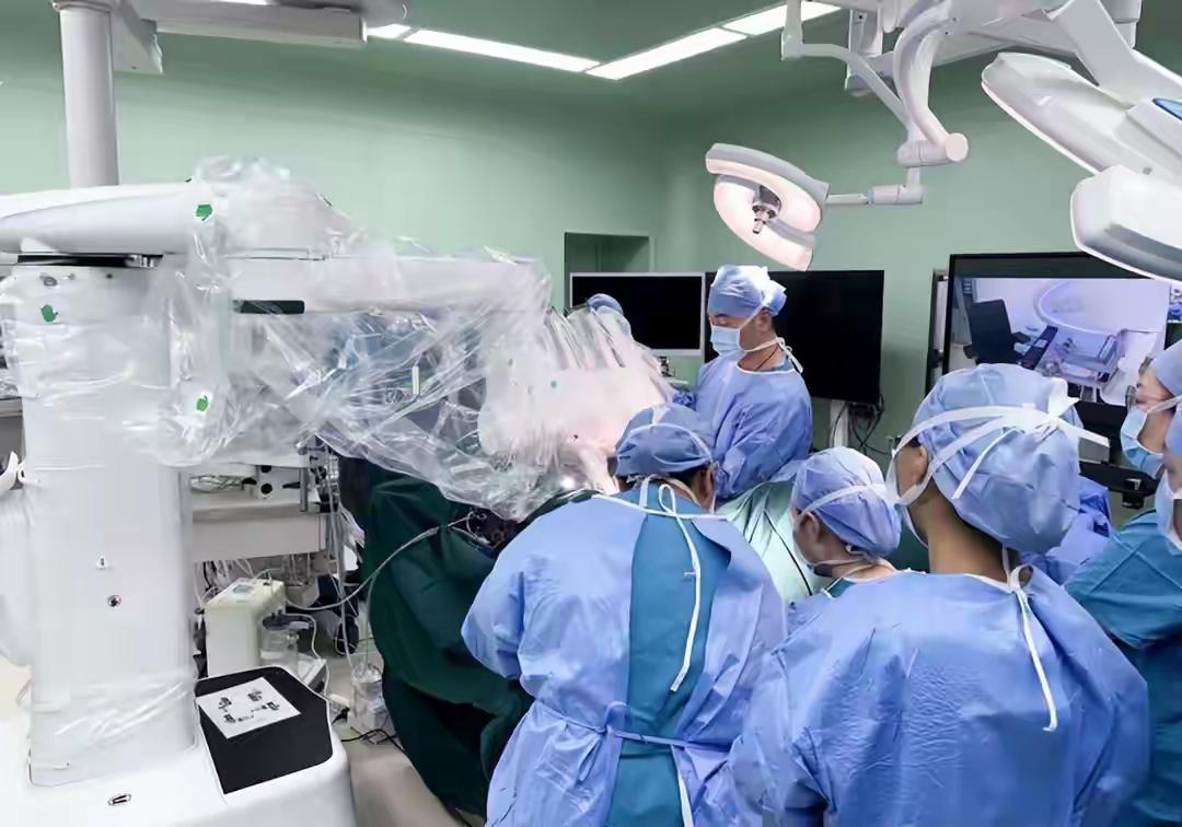 福建男子确诊肝癌，几乎无法手术！没想到3个月后，奇迹出现了当医生指着CT片上那