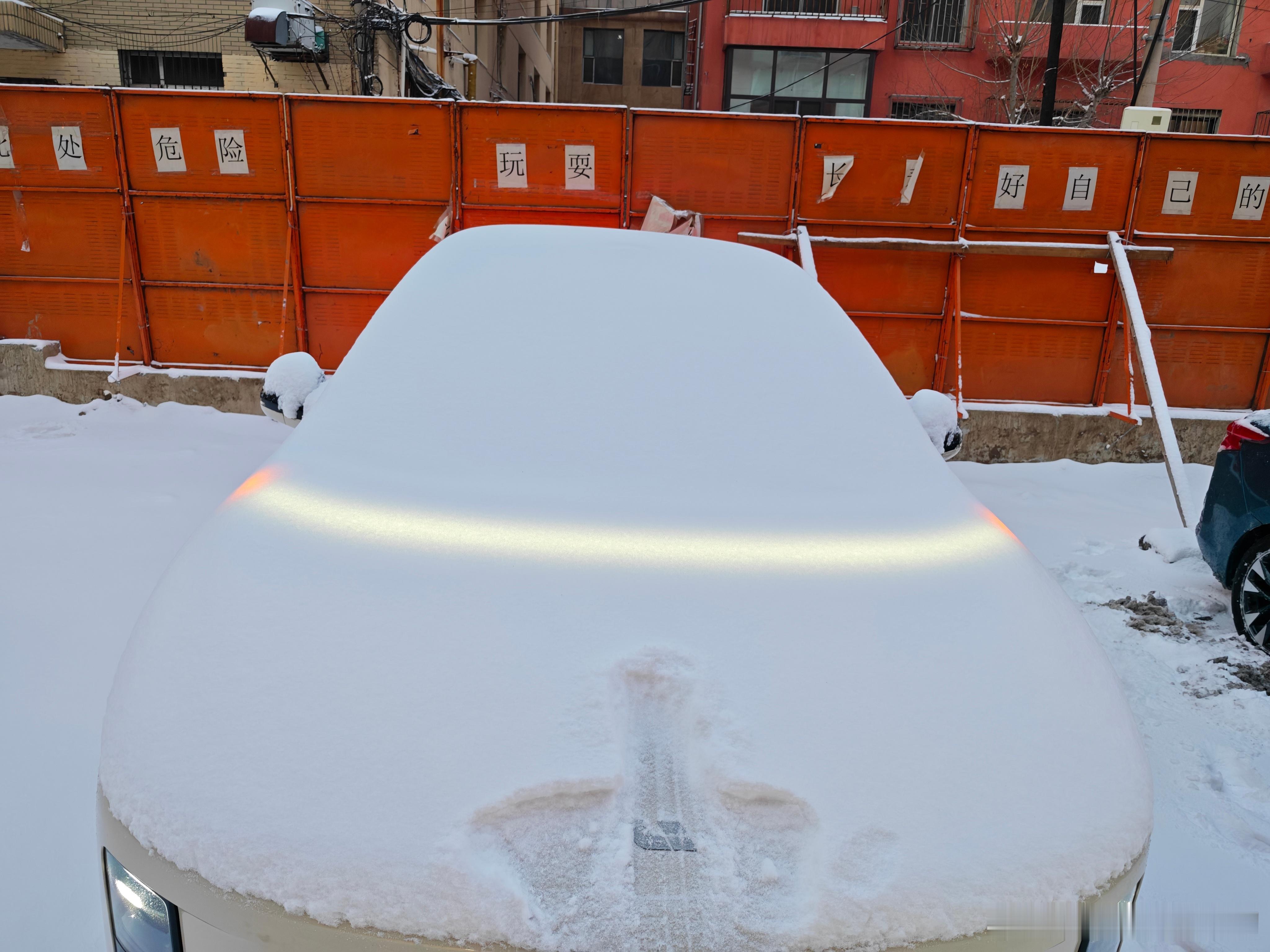 大雪封印后战神苏醒啦睁眼了理想i6