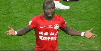 北京国安队3：0夺得足协杯冠军！主教练战术最成功的一点，就是把阿奇姆彭遏制住了[