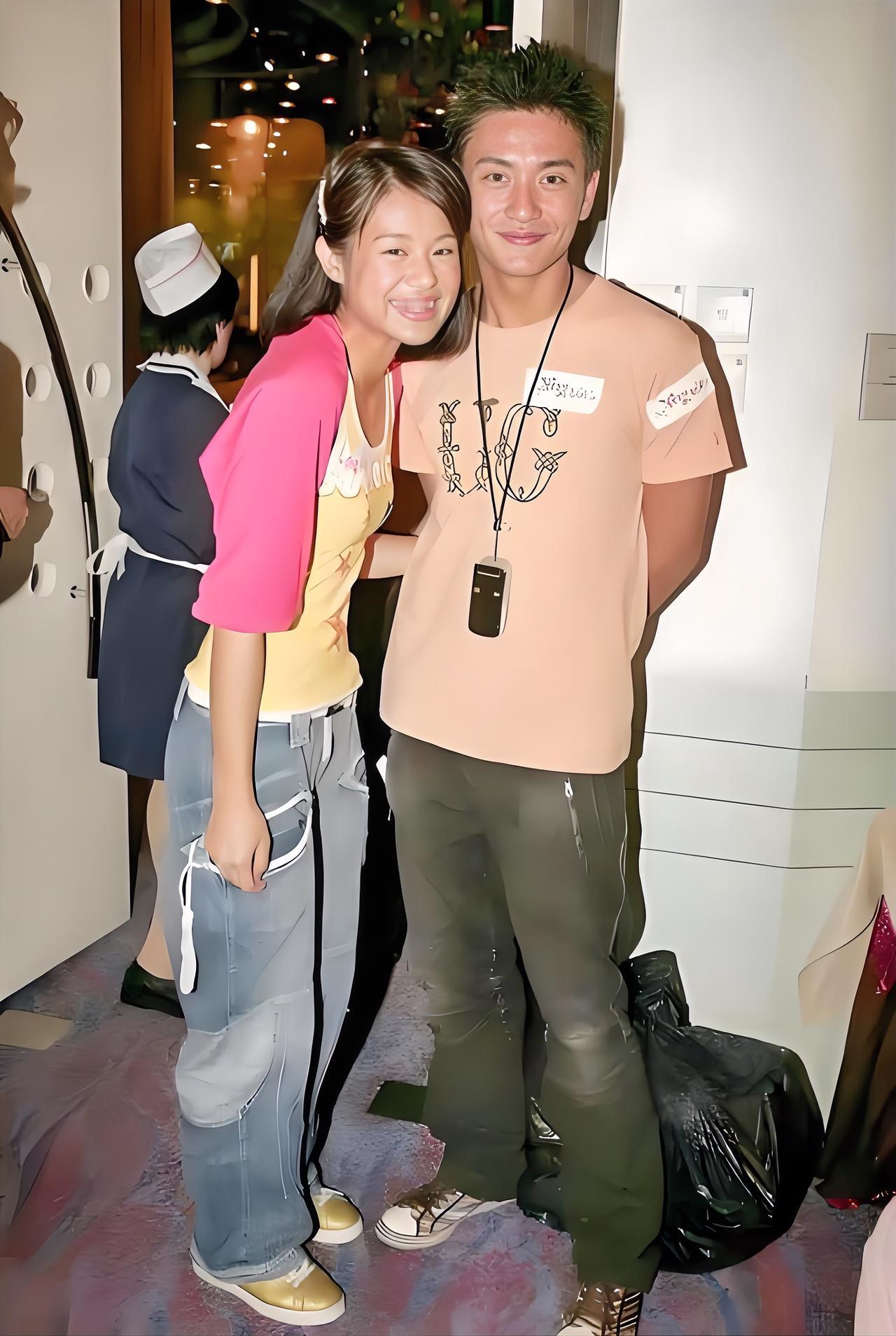 当初，但凡黄宗泽开口求婚，胡杏儿一定会立马微笑点头的。黄宗泽和胡杏儿昔日合影