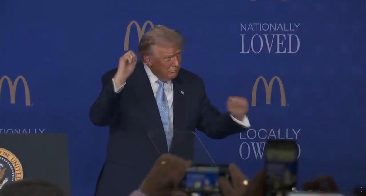 ‼️麦当劳老板们欢呼雀跃，因为特朗普终止了奥巴马臭名昭著的“共同雇主规则”（Jo