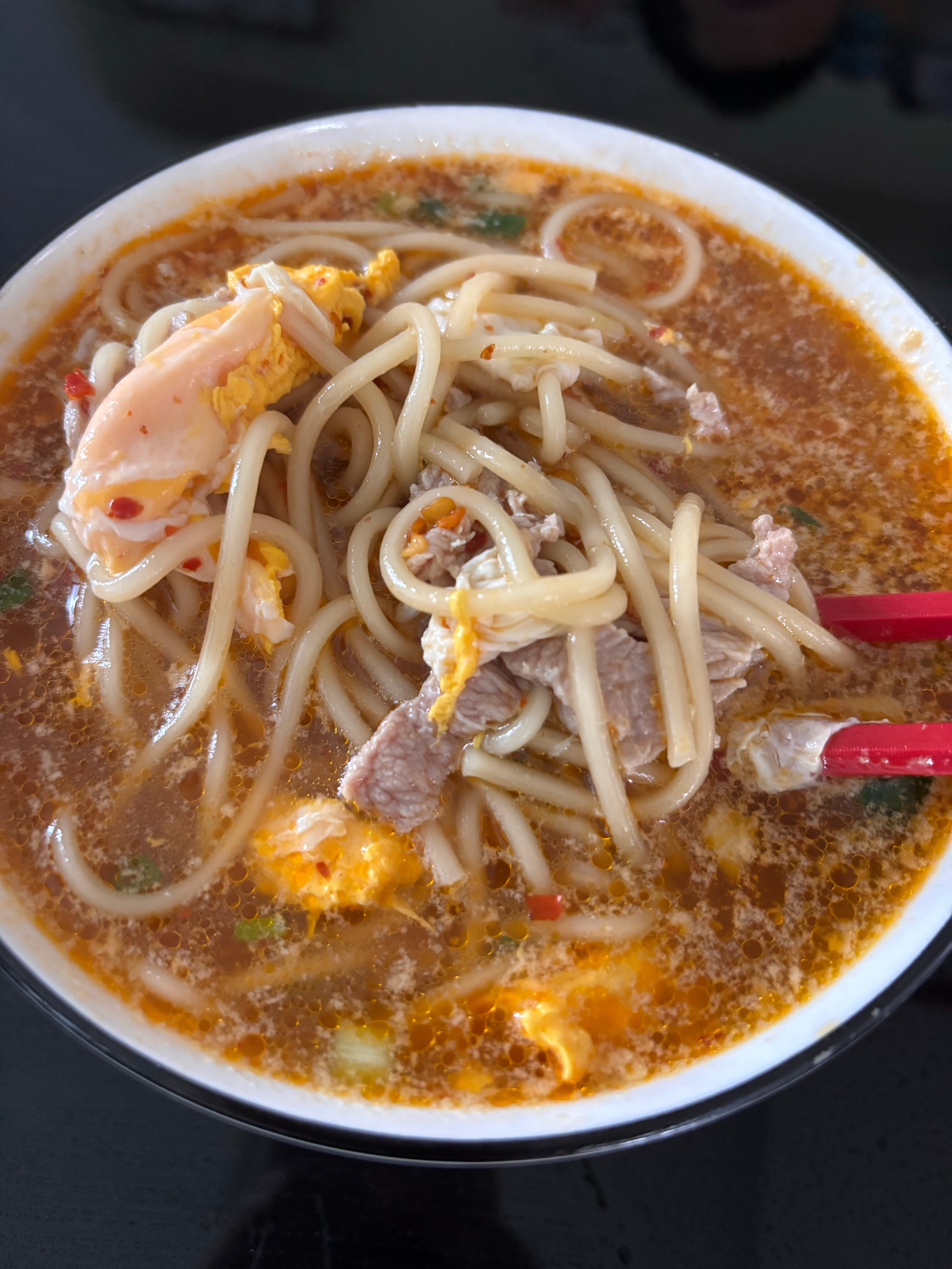这个点吃早餐确实很晚🍜扎实的一碗拉面​​​