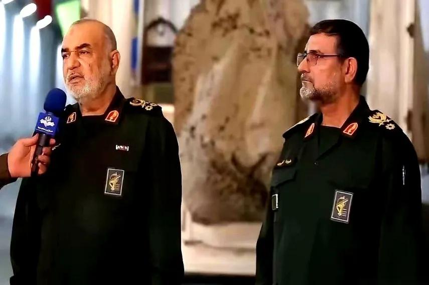 伊朗的导弹飞了个大圈，雷达上所有人都以为，目标是美军基地。但那几枚导弹，就像长了