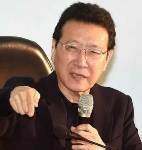 何其相似的两面派这些台湾的既得利益者，清楚知道在统一之后的中国社会，根本没有用