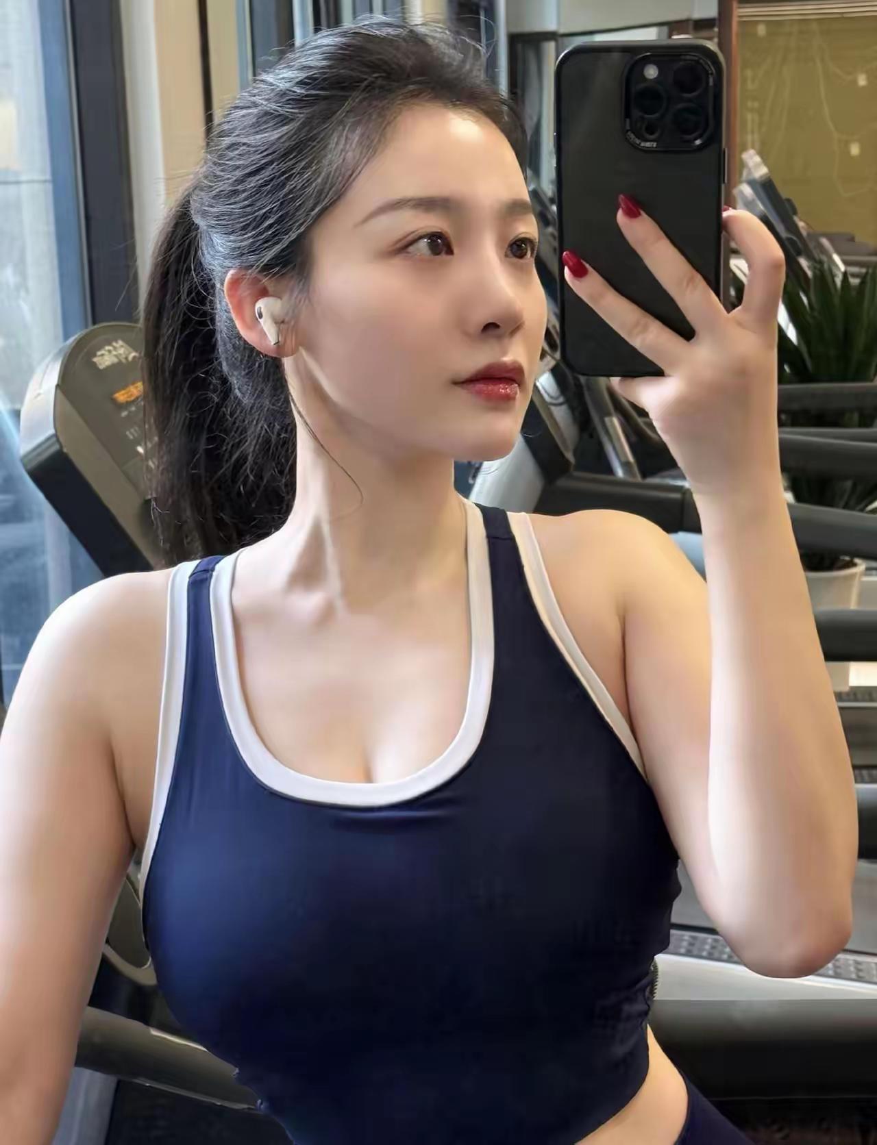 性感与可爱并存是什么体验?