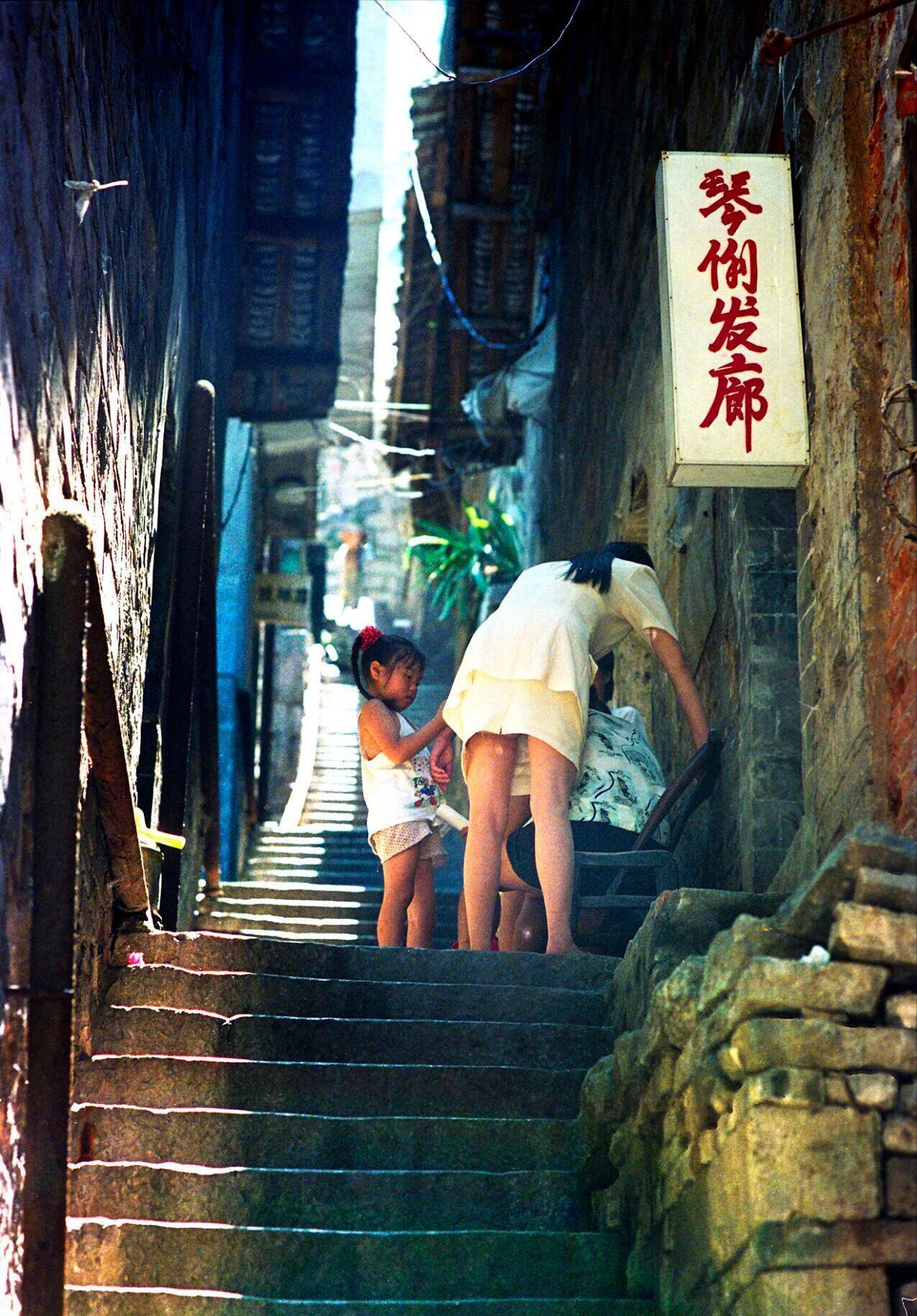 每一次看这组照片都很震撼。1996年，还未被淹没的三峡。我没见过蓄水前的三峡，但