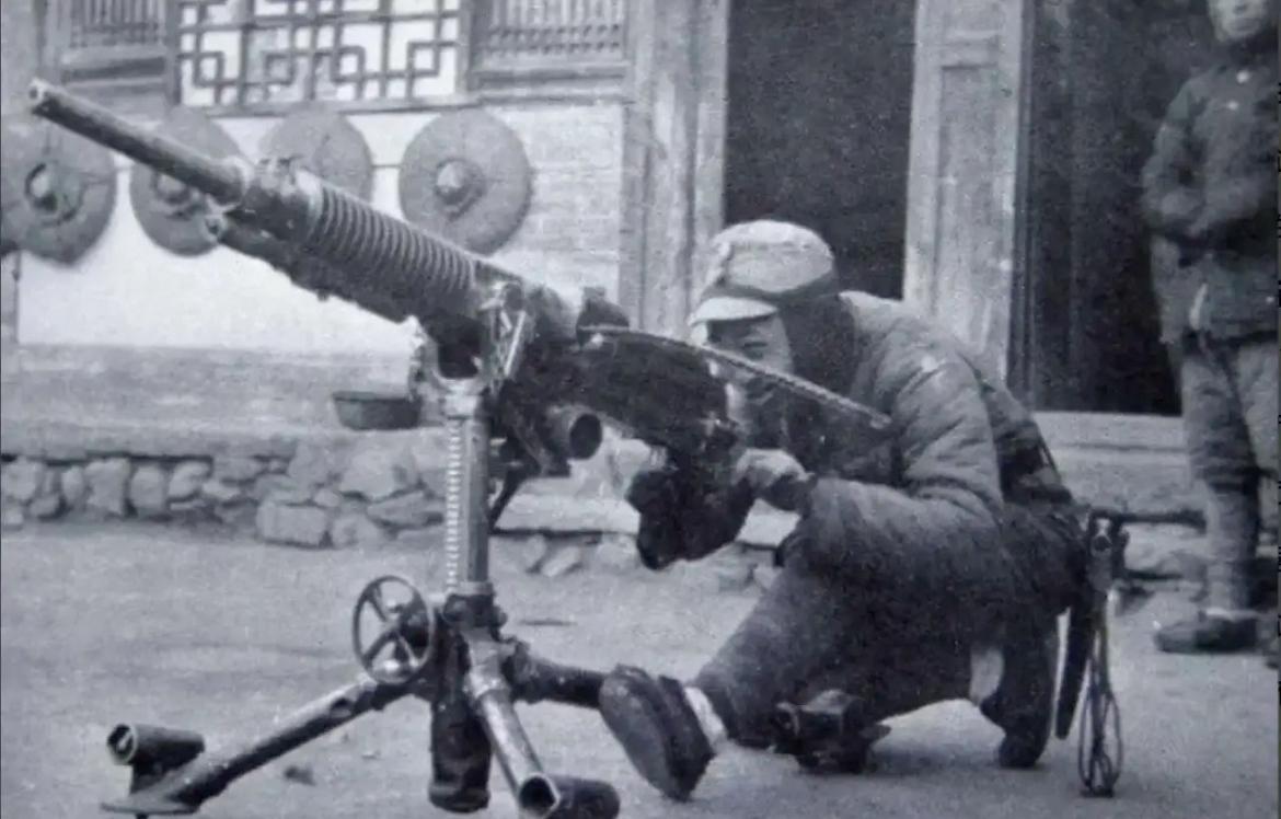 看影视剧八路军机枪扫射很过瘾，当时八路军机枪真的很多吗，其实八路军机枪少得可怜，