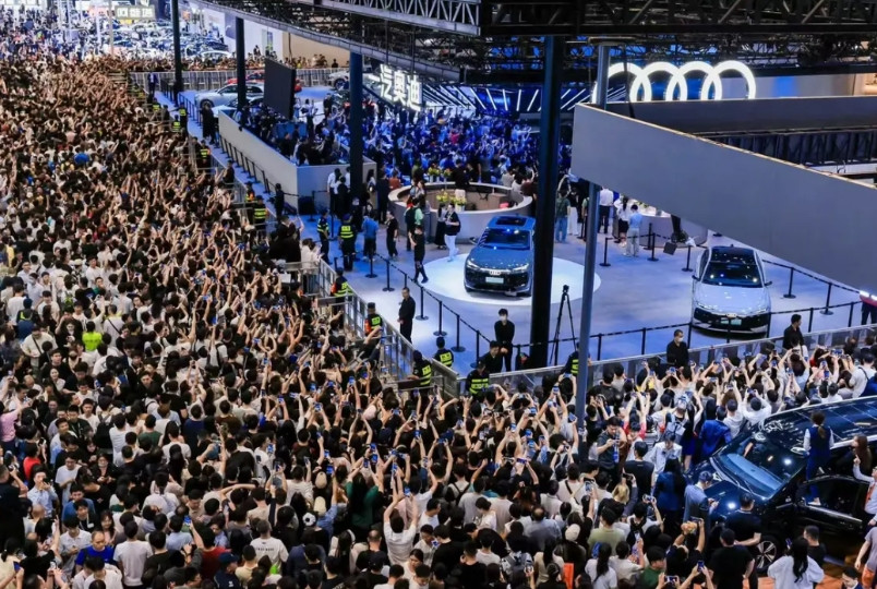 这就是刘德华的影响力，不是余总、雷总可以比的，就是不知道代言费要多少？迪子还是有