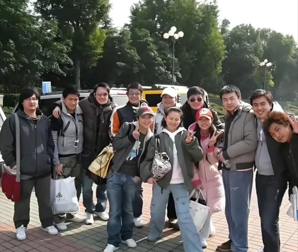 这张2008年的珍贵合影，冯绍峰、陆毅、雷佳音、郭京飞……同框