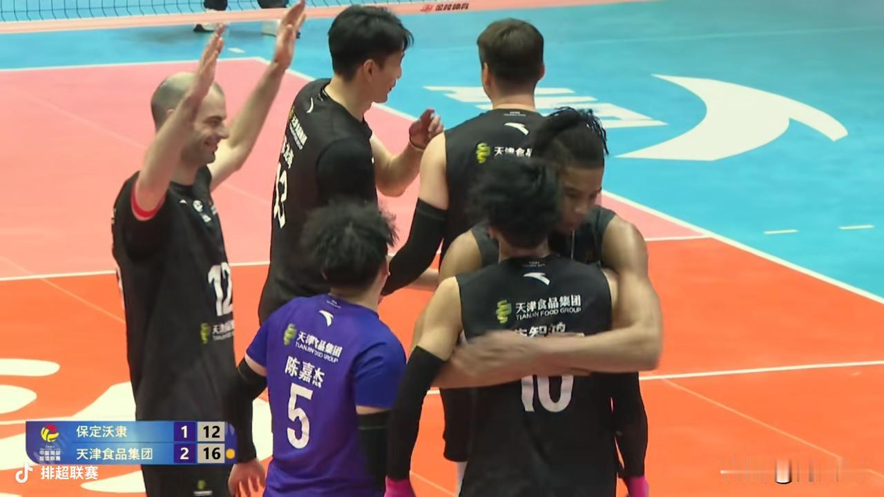 天津排球一览众山小中国男子排球联赛总决赛中，天津男排战胜保定男